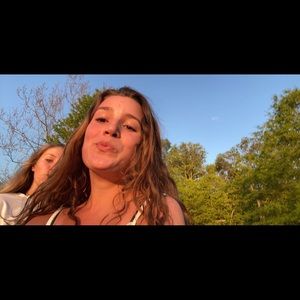 Meet your Posher, Elise